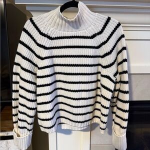 Abercrombie & Fitch Black and White Striped Turtleneck Sweater